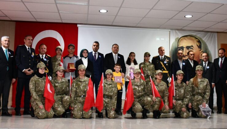 Tatvan’da Cumhuriyet Bayramı Coşkuyla Kutlandı.