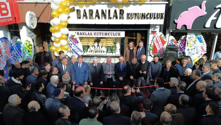 Tatvan’da Kuyumcu Dükkanı Açıldı