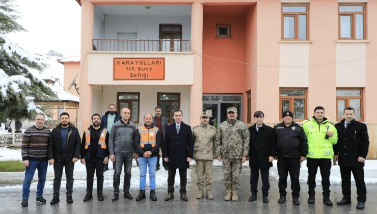 Vali Ahmet Karakaya, Karla Mücadele Ekiplerini Ziyaret Etti