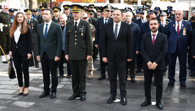 Tatvan’da 10 Kasım Atatürk’ü Anma Programı Düzenlendi