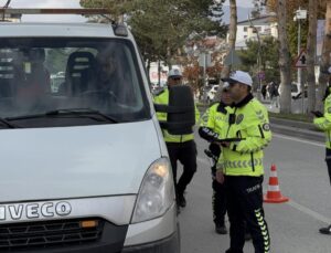 Tatvan’da Kış Lastiği Denetimi Yapıldı