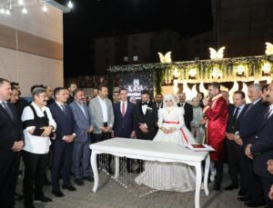 Hizan Belediye Başkanı Yahya Şam’ın Oğlu Yusuf Şam, Dilan Zorlu ile Dünyaevine Girdi