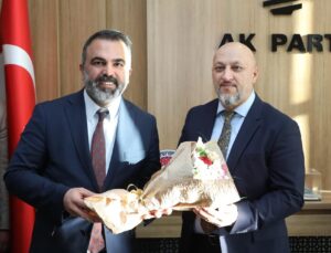 AK Parti Bitlis İl Başkanlığında Coşkulu Devir-Teslim Töreni: Engin Günceoğlu Görevi Devraldı