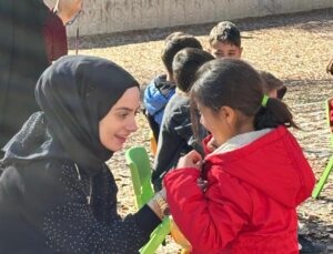 Vefarengi Derneği Ahlat’ta 350 Çocuğa Ulaştı: Örnek Niteliğinde Dayanışma Çalışması