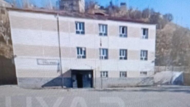 Hizan’da Sahibinden Satılık Okul: Öğrenciler İçeride, Bina İlanda