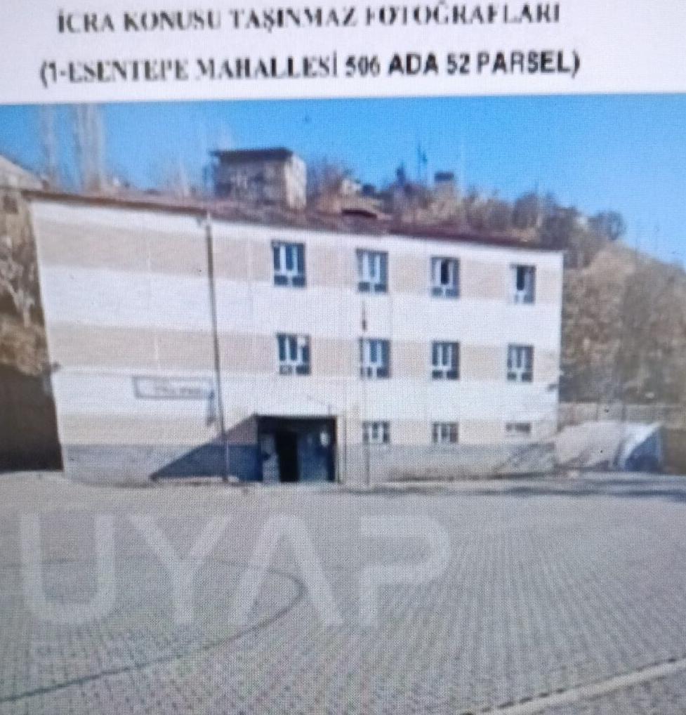 Hizan’da Sahibinden Satılık Okul: Öğrenciler İçeride, Bina İlanda