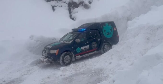 Mutki’de Kar, Fırtına, Çığ Dinlemediler: UMKE Umudu Karların İçinden Çıkardı