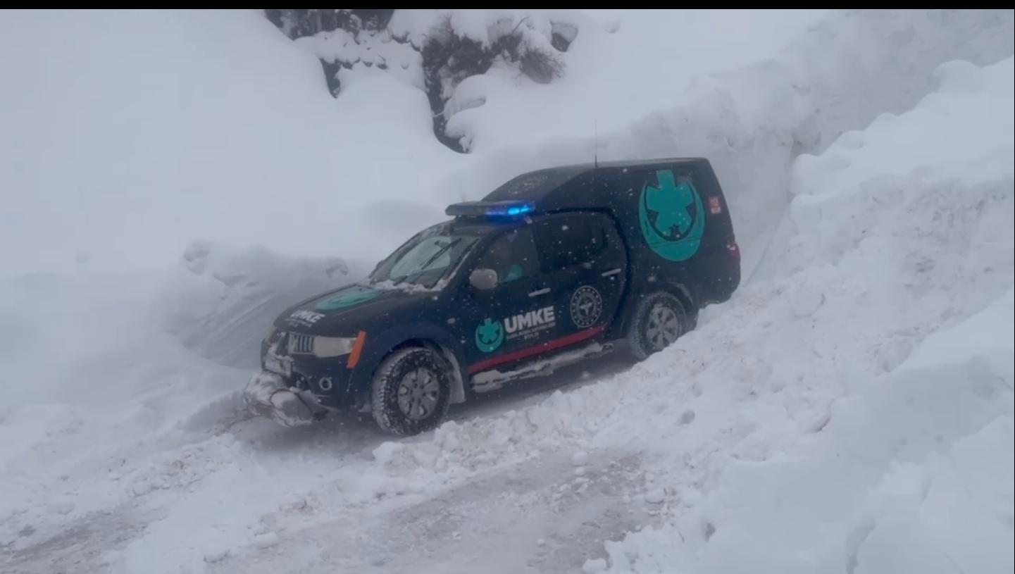 Mutki’de Kar, Fırtına, Çığ Dinlemediler: UMKE Umudu Karların İçinden Çıkardı